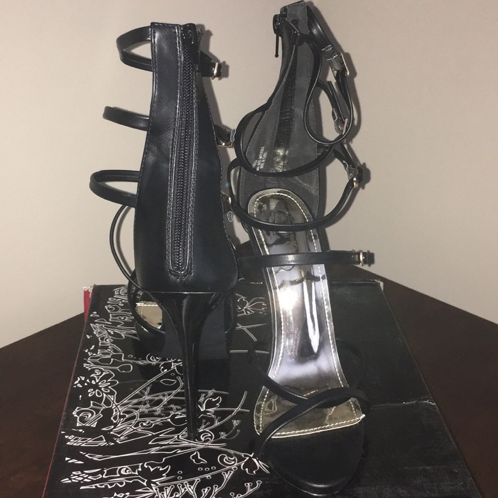 Black Strappy heel